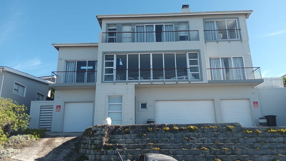 Holiday home cleaned by Struisbaai Clean Team, owned by Jack